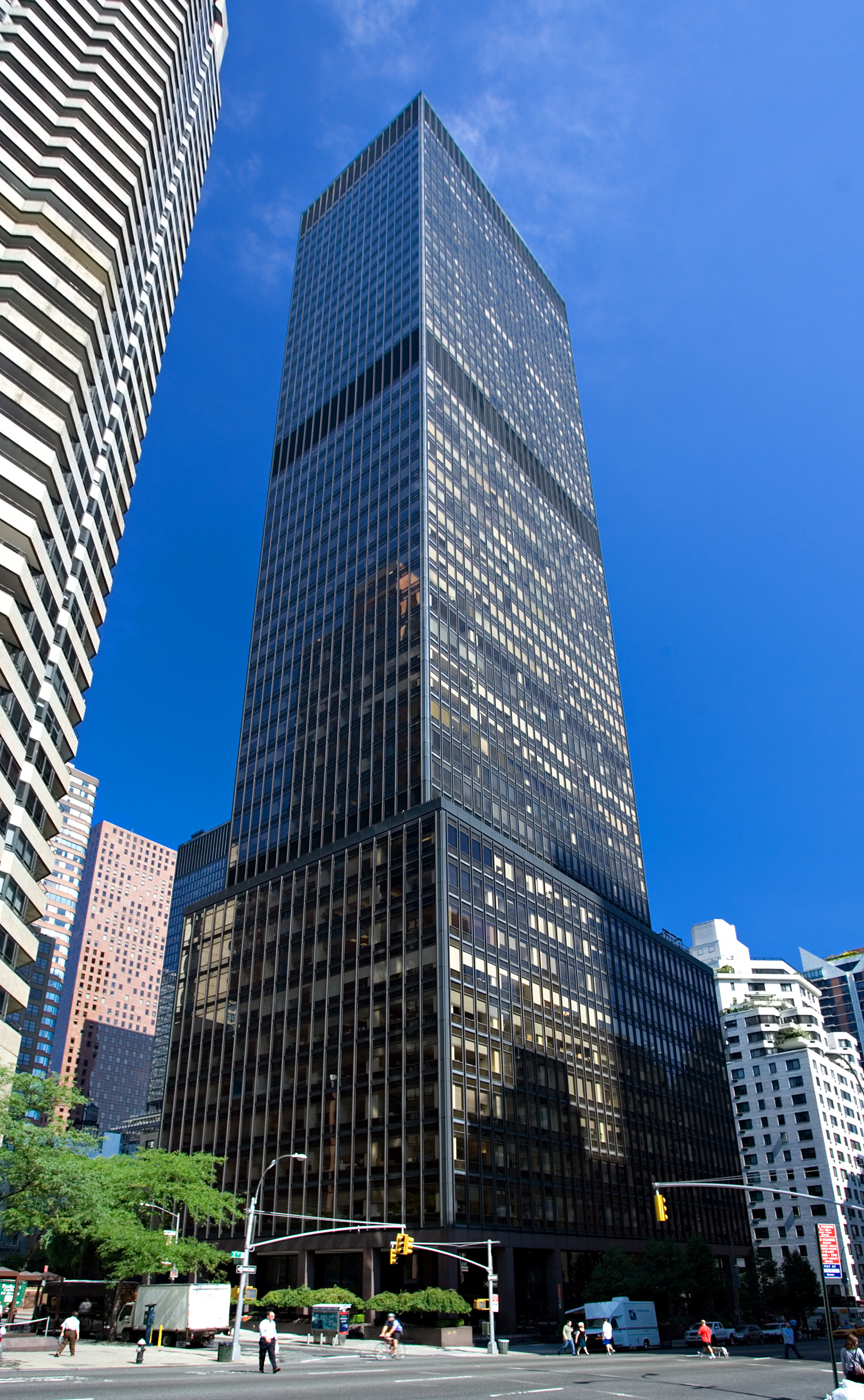 1 Dag Hammarskjold Plaza, New York City - View from the south. © Mathias Beinling
